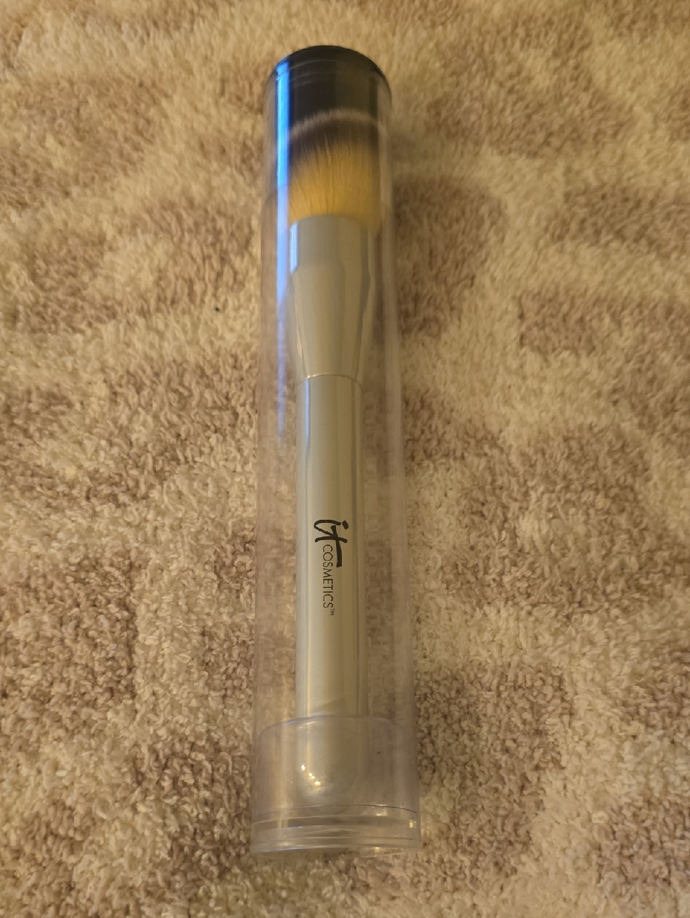 iT Cosmetics Angled Buffing Foundation Brush ~ BNWT